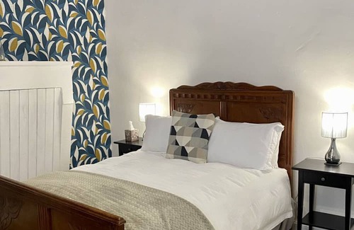 Tusson Bed & Breakfast | Maison Dix has two elegant, charming guests rooms in Tusson.