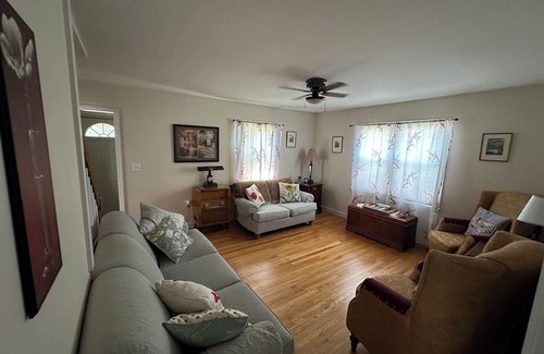 Glens Falls House | Saratoga Track Rental in Glens Falls