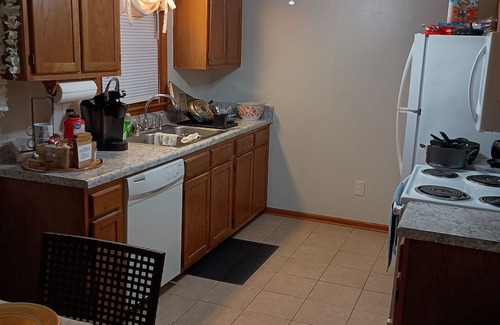 Fayetteville House | vacation home 2 bedrooms private bathroom, shared full kitchen, living room