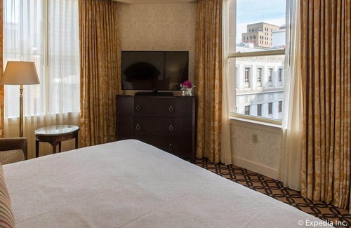 Financial District House | Suite + Connecting Room at a 4.5⭐️ Hotel