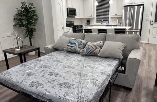 Fulshear House | Luxury House-Only Quiet Guests