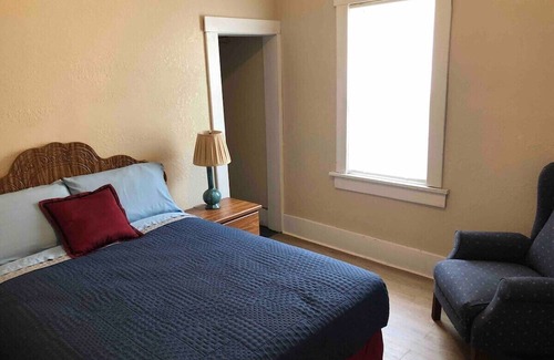 Robinson House | Efficient 3-BR home in Robinson - near Main St