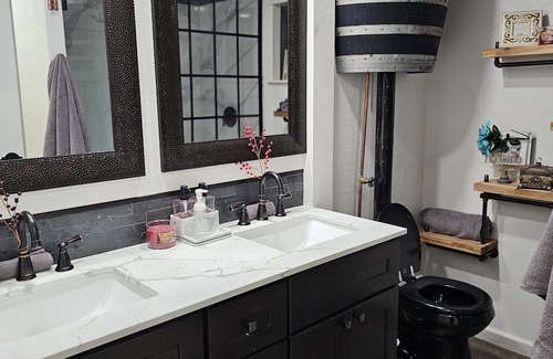 Pine Grove House | Wine lovers retreat!