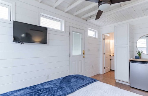 Falls of Rough Apartment | Cozy Lakeview Guest House at Fentress Rd!