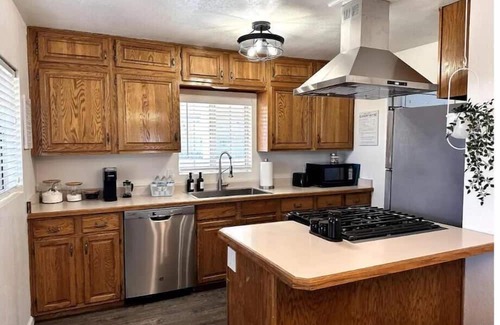 Red Bluff House | Entire Home - Next Door to Fairgrounds