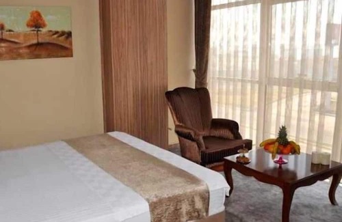 Batman Hotel | Mesa Otel