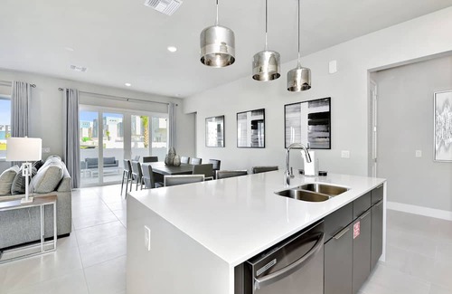 Reunion House | Modern Condo with Large Outdoor Patio. Reunion Resort Water Park Access near Disney at Spectrum Resort Orlando by Rentyl – B15 #145