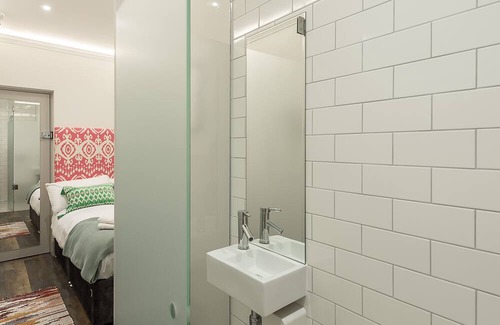 Campden Apartment | Small Kensington Studio, 5 mins to Kensington Palace & 10 mins to Portobello Rd