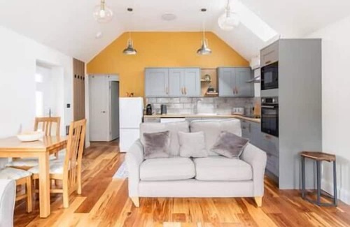 Chard House | Jasmin a perfect Somerset escape