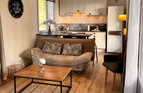 Le Plan-de-Grasse House | Charmant Cottage, Confort Douillet au Cœur de la Nature Avec Jacuzzi!