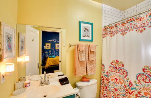 South Wrigley House | Artsy Long Beach Home w/ Patio: 2 Mi to Downtown!