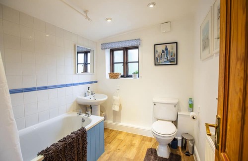 Westmarsh Cottage | The Carriage House a relaxing 1-Bed Cottage in Ash