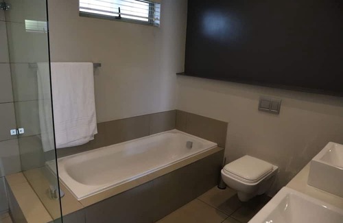 Sandown Apartment | Insignia