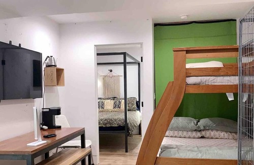 West Los Angeles House | 3 connecting master-suites