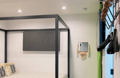 West Los Angeles House | 3 connecting master-suites