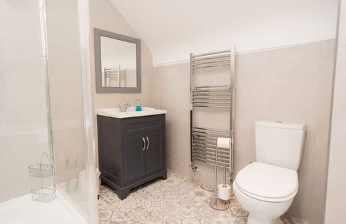 Tarvin House | Stylish & modern terraced home | Sleeps up to 11