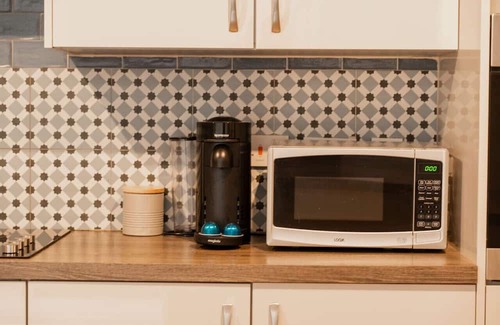 Tarvin House | Spacious and stylish accommodation - sleeps 15