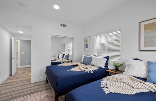 Placentia House | Brand New Build, Sleeps 20, Close to Disney, Angels Stadium, Honda Center
