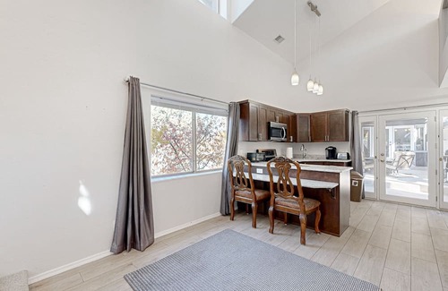 Payson Cottage | 2-story cottage with breathtaking mountain views, fireplace, patio, grill, & AC