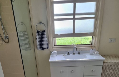 Freemans Reach Cottage | Come enjoy a farmstay at the historical Reibycroft Estate in Freemans Reach NSW.