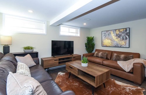 Whitehaven - Queensway Terrace North Apartment | Sophisticated 4 beds, 2 baths - Nepean - Ottawa