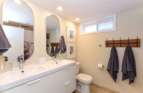 Whitehaven - Queensway Terrace North Apartment | Sophisticated 4 beds, 2 baths - Nepean - Ottawa