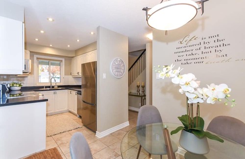 Ottawa Division House | Elegant and private - 3 beds, 2.5 baths - Nepean