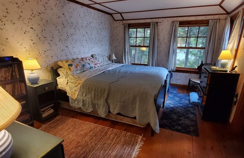 Sunapee House | Rare Gem on Lake Sunapee Great for Family Reunions