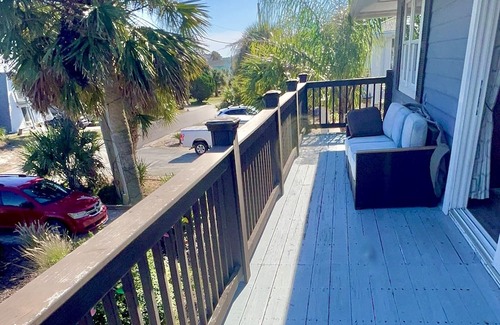 Fernandina Beach House | Short walk to the beach on the quiet end of Amelia Island. 3BR, 2BA, 2decks.