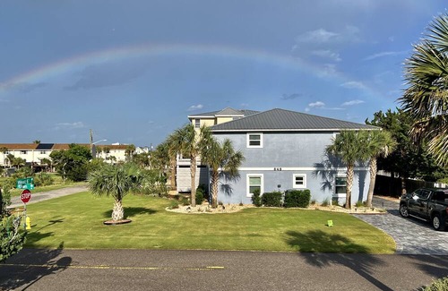 Fernandina Beach House | Short walk to the beach on the quiet end of Amelia Island. 3BR, 2BA, 2decks.