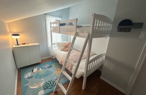 Mansfield-et-Pontefract Ski Chalet | Barefoot Beach House, Relaxing & Incredible Views