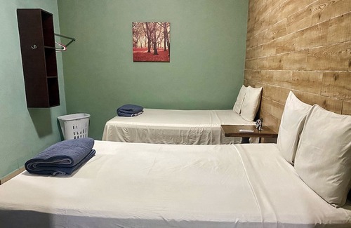 San Pedro Sula Apartment | 102- Apto 2 Hab, 2 Baños Privado, Estacionamiento, Ubicación Céntrica y Segura