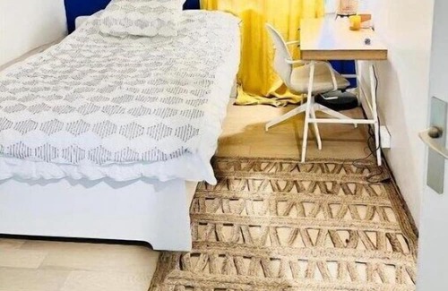 Roissy-en-France House | Private rooms in a Tiny Home