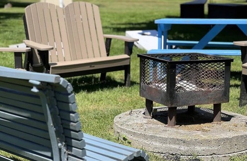 Bloomfield House | The Cherry Valley: Couple's Romantic PEC Getaway