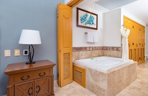 Flamingos Resort | Villa La Estancia NV by Villa TS Rentals