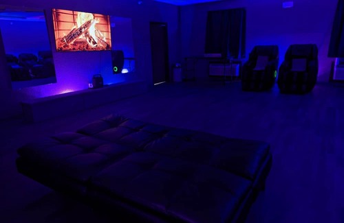 Indianapolis Apartment | Beds Are Overrated. Choose Luxury Massage Chairs. A 1 of a Kind Experience.