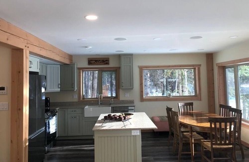 Eagle Creek Cottage | 4 season timberframe lake house in the pristine Caribou