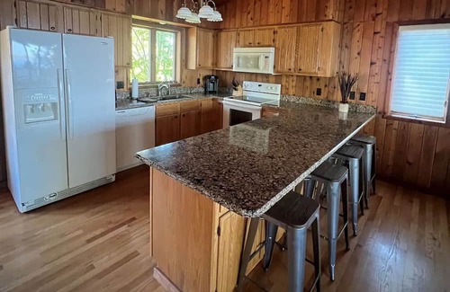 Richville Cabin | Cozy Lakefront Home, 3Br/2Bth Dead Lake, MN