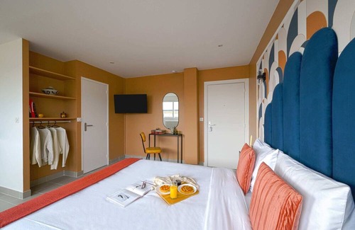 Le Vieux Saint-Maur Apartment | Modern bright Apartment 203