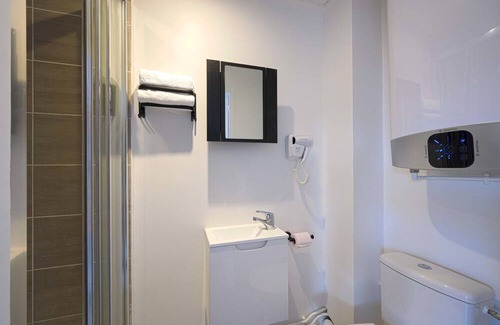 Le Vieux Saint-Maur Apartment | Modern bright Apartment 203