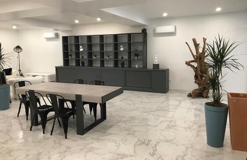 Carpentras Apartment | Joli Appartement Type Loft, en rez de Chaussée