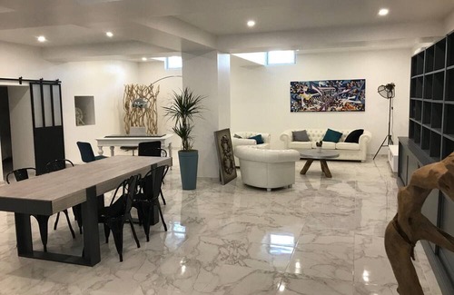 Carpentras Apartment | Joli Appartement Type Loft, en rez de Chaussée