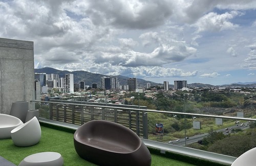 San Jose Apartment | Cozy Apartment close to the nicest parts of San jose, 15 min to SJO airport