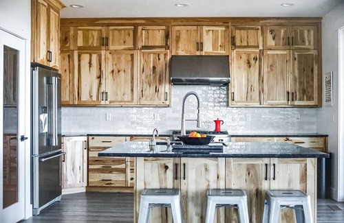 Sweetwater House | Modern Lake view home perfect for gathering— 5 minutes to Ideal Beach amenities