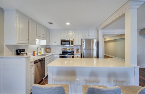 Statesboro Apartment | Downtown Loft - Above Bull Barrel Close to Georgia Southern