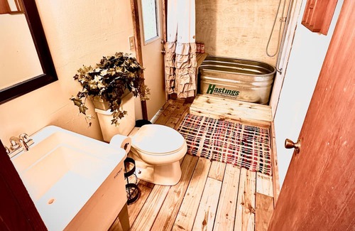 Braden River Other | Farmhouse Retreat. Quiet country cabin just minutes from Siesta Key & TerraNova