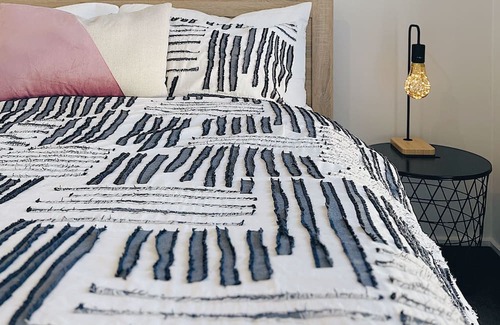 Kaleen House | Stylish, Comfy Family Home & Pet Friendly with Large Garden