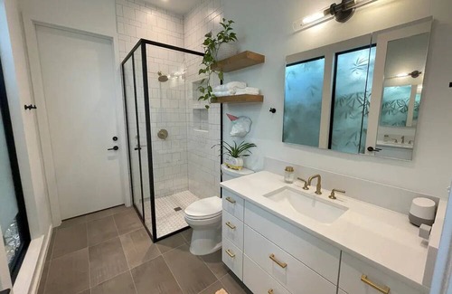 Holly House | Big East Austin house at Lake & close to DT