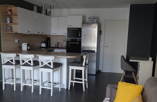 Pres d'Arenes Apartment | Appartement Récent Entre Centre-ville et Plages