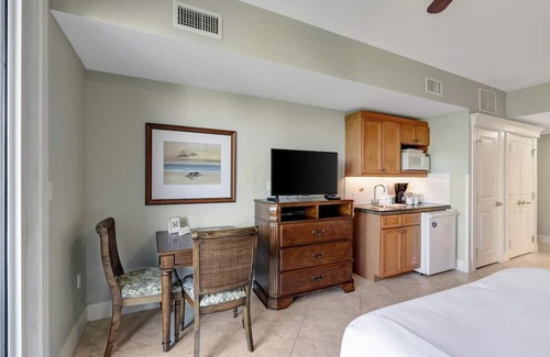 Sandestin Condo | 5th Floor Charm: Recently Renovated Studio with Double Queen Beds, Kitchenette, and Modern Comfort at Sandestin Golf and Beach Resort!
